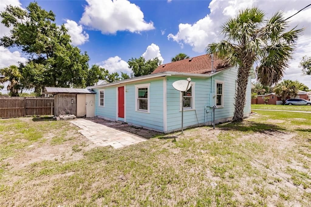 For Sale: $194,900 (3 beds, 1 baths, 1080 Square Feet)