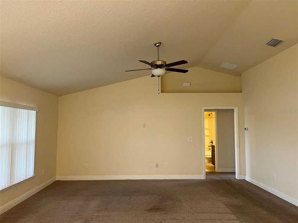 For Rent: $1,950 (4 beds, 2 baths, 1767 Square Feet)