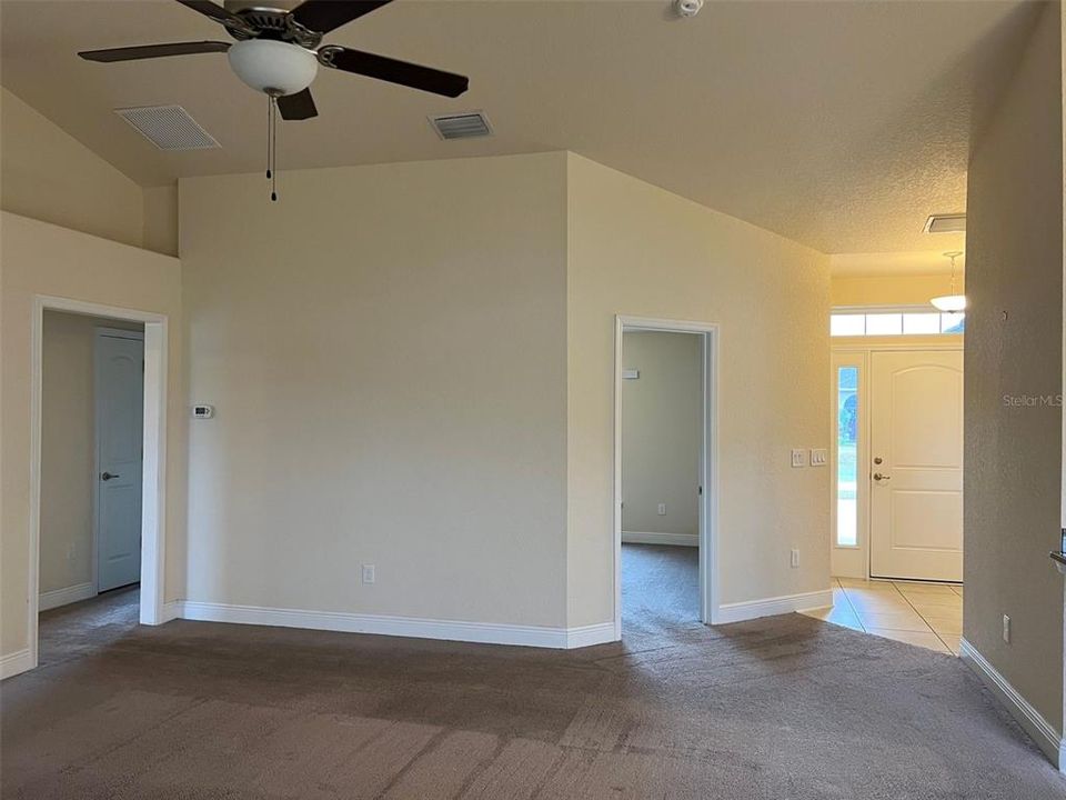 For Rent: $1,950 (4 beds, 2 baths, 1767 Square Feet)