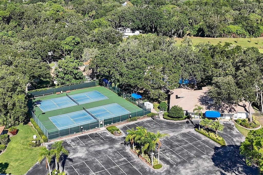 Tennis/ pickleball courts