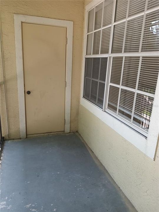 For Sale: $190,000 (2 beds, 1 baths, 933 Square Feet)