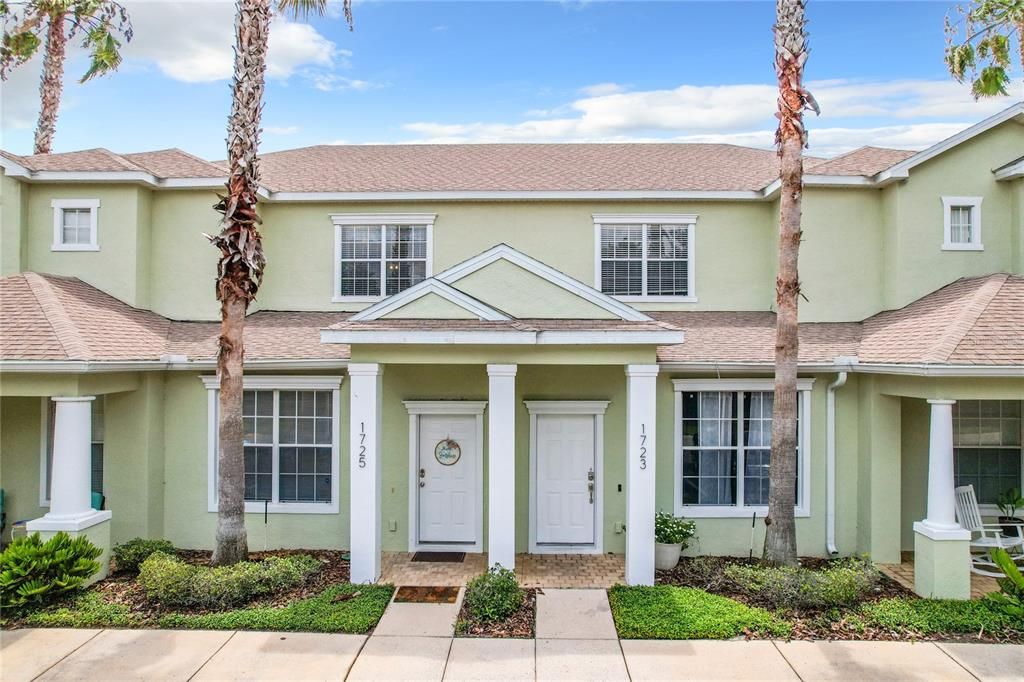 Active With Contract: $325,000 (3 beds, 3 baths, 1494 Square Feet)