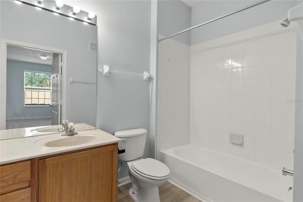 Active With Contract: $1,950 (3 beds, 2 baths, 1206 Square Feet)