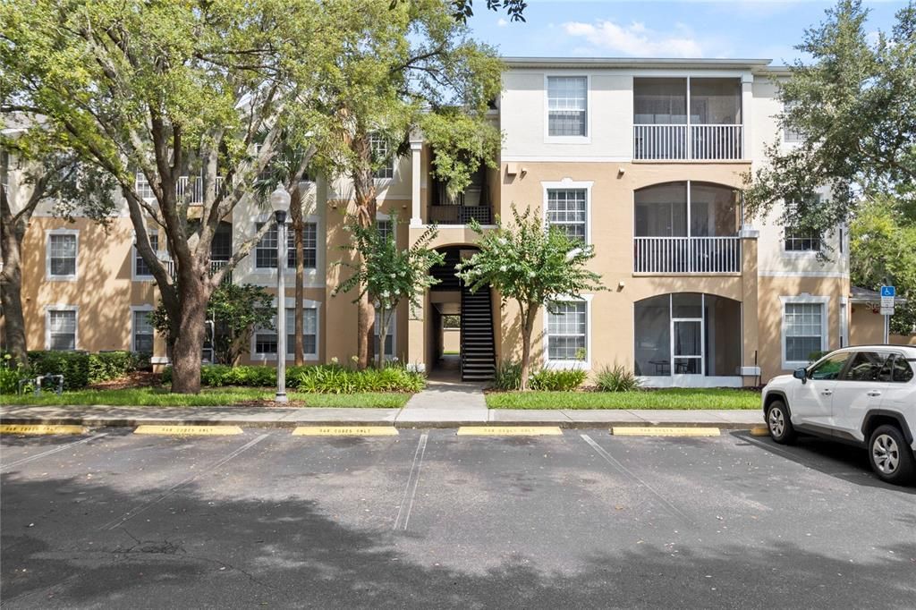 Active With Contract: $1,950 (3 beds, 2 baths, 1206 Square Feet)