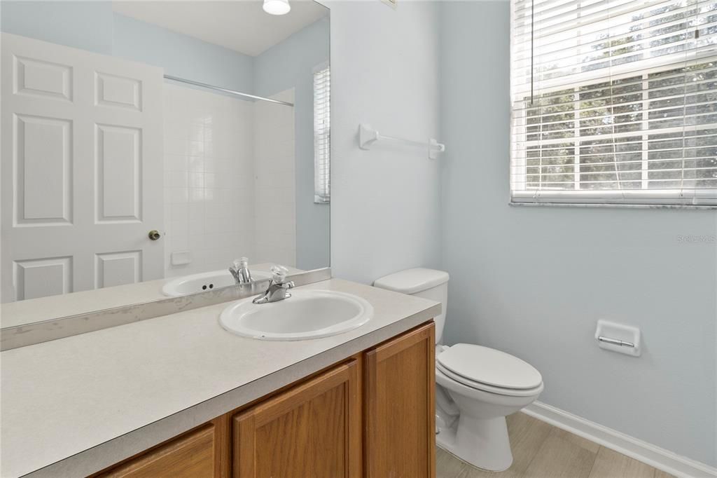 Active With Contract: $1,950 (3 beds, 2 baths, 1206 Square Feet)