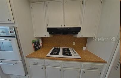 For Rent: $1,599 (2 beds, 1 baths, 847 Square Feet)