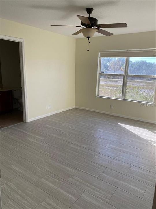 Master Bedroom with no rear neighbors / privacy!