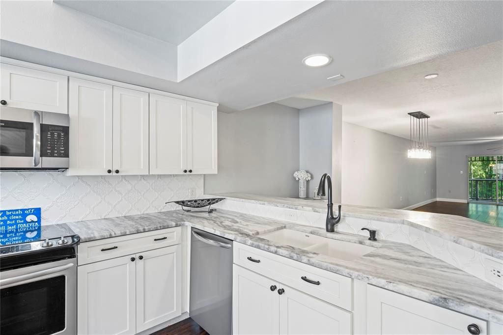 For Sale: $295,000 (2 beds, 2 baths, 1818 Square Feet)