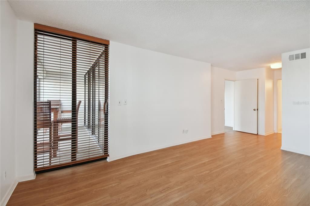 For Rent: $3,200 (2 beds, 2 baths, 1175 Square Feet)