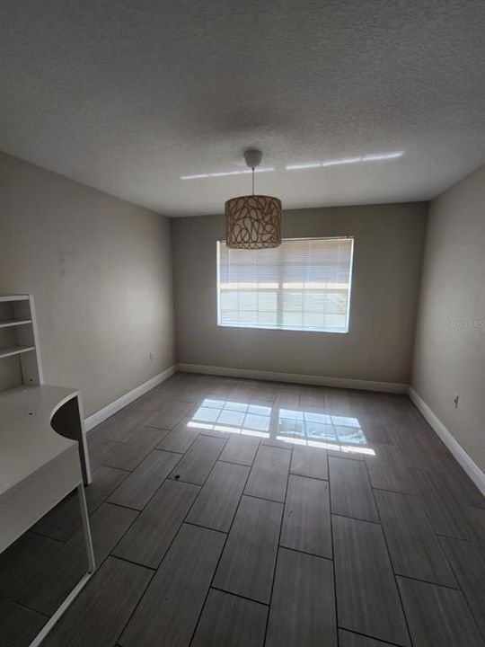 Active With Contract: $170,000 (3 beds, 2 baths, 1072 Square Feet)