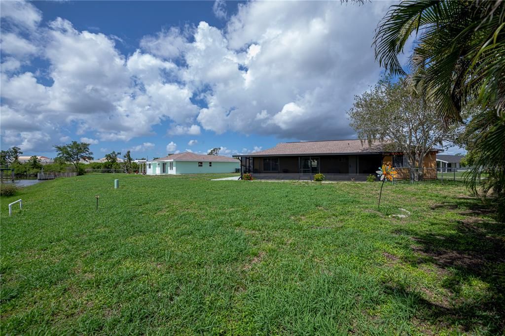 For Sale: $299,900 (3 beds, 2 baths, 1414 Square Feet)