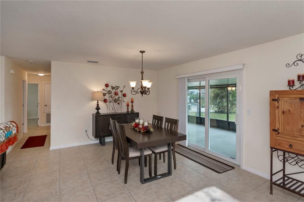 For Sale: $299,900 (3 beds, 2 baths, 1414 Square Feet)