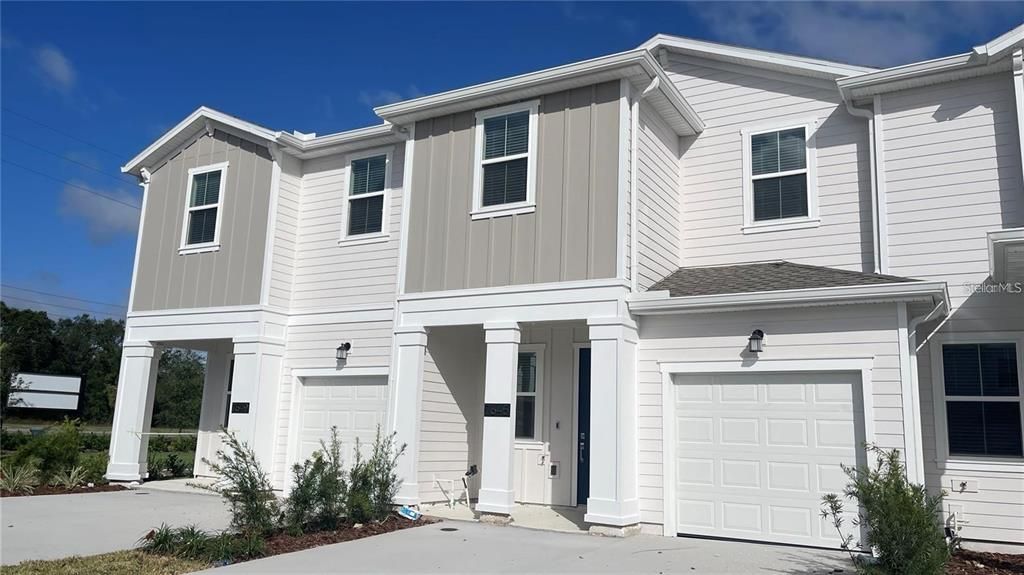 Active With Contract: $2,250 (3 beds, 2 baths, 1797 Square Feet)