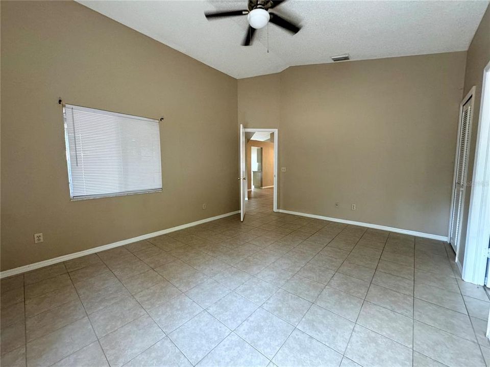 For Rent: $2,195 (3 beds, 2 baths, 1529 Square Feet)