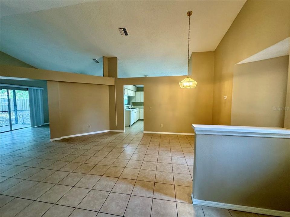 For Rent: $2,195 (3 beds, 2 baths, 1529 Square Feet)