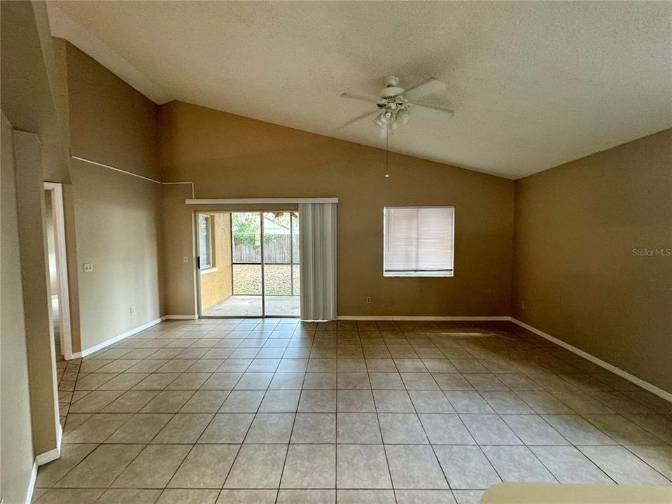 For Rent: $2,195 (3 beds, 2 baths, 1529 Square Feet)