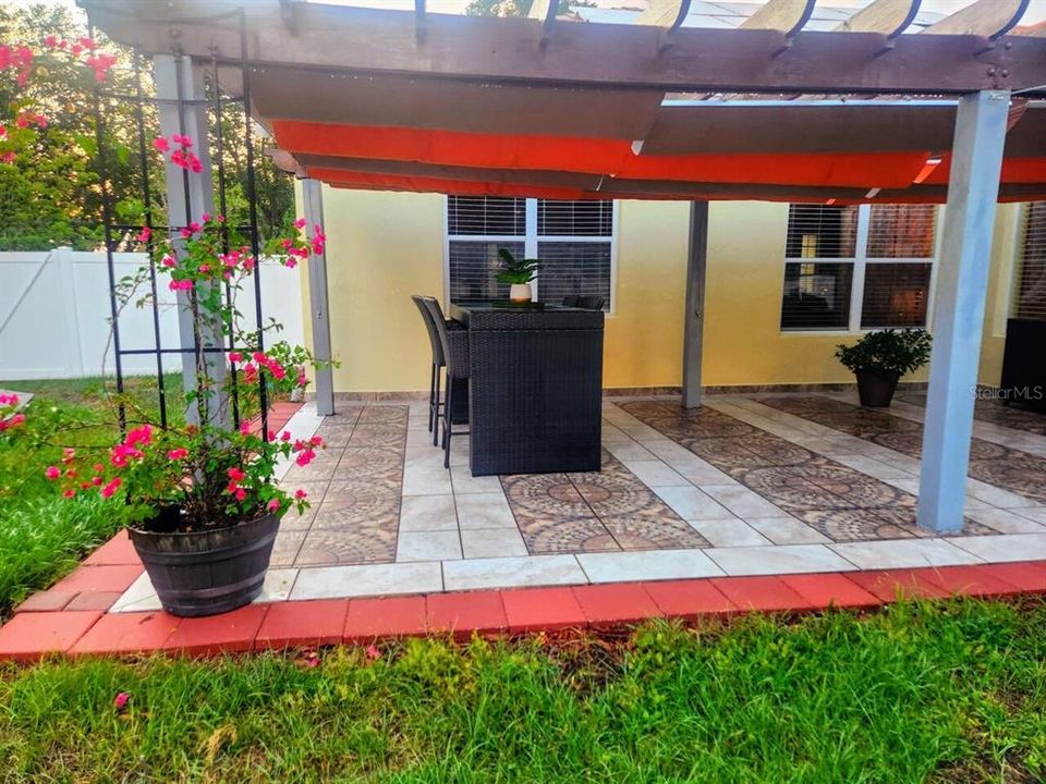 En Venta: $740,000 (4 camas, 3 baños, 2456 Pies cuadrados)