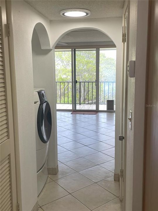 Active With Contract: $159,000 (1 beds, 1 baths, 775 Square Feet)