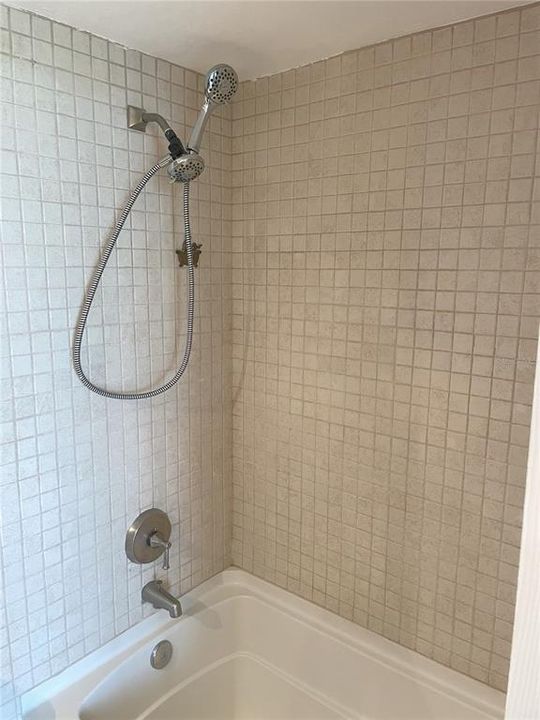 Active With Contract: $159,000 (1 beds, 1 baths, 775 Square Feet)