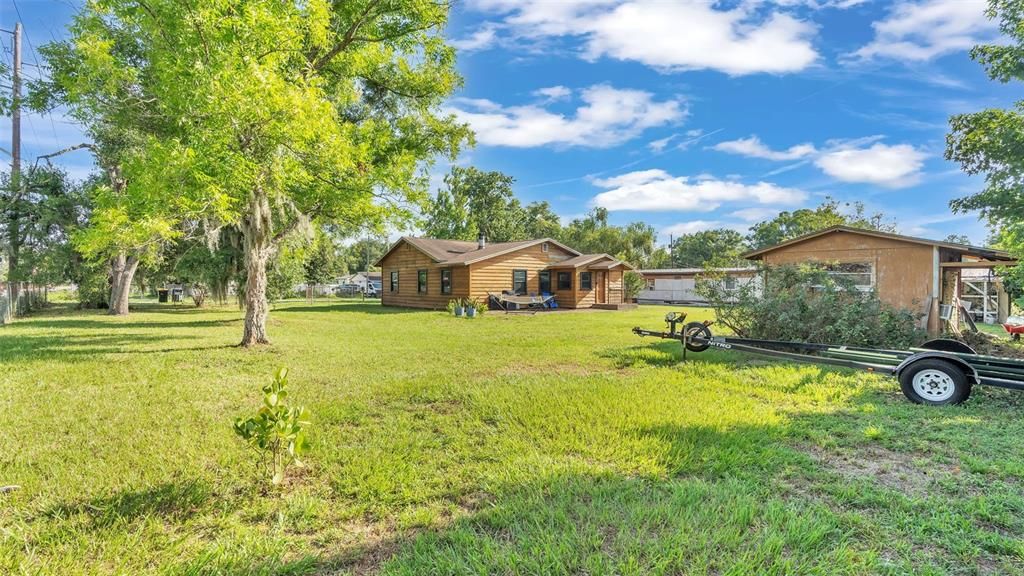 Active With Contract: $259,900 (3 beds, 2 baths, 1373 Square Feet)