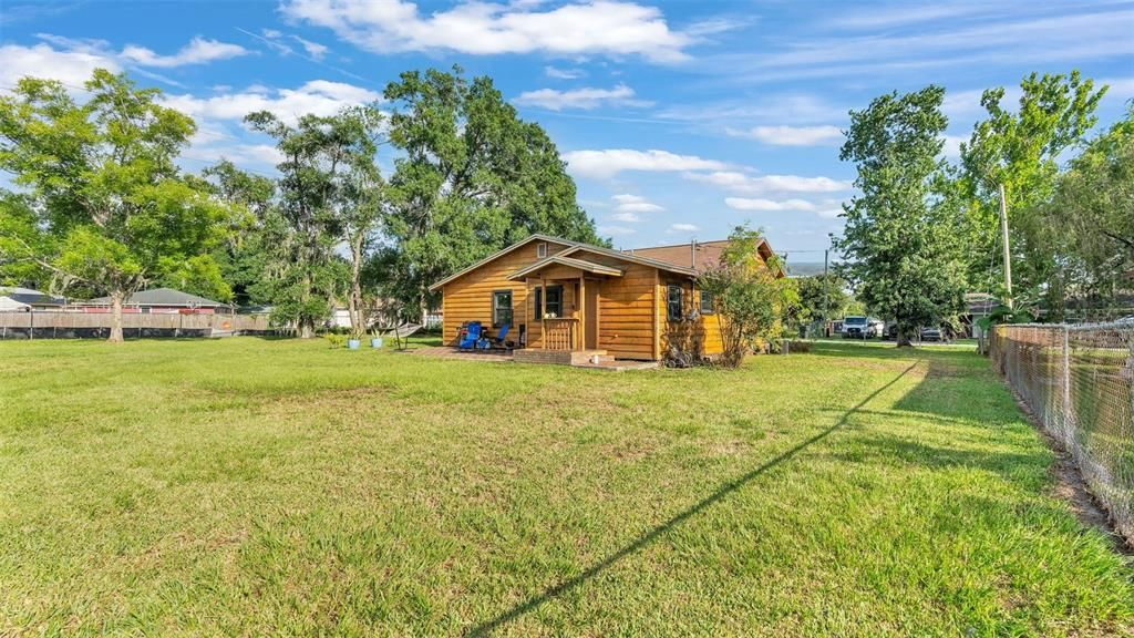 Active With Contract: $259,900 (3 beds, 2 baths, 1373 Square Feet)