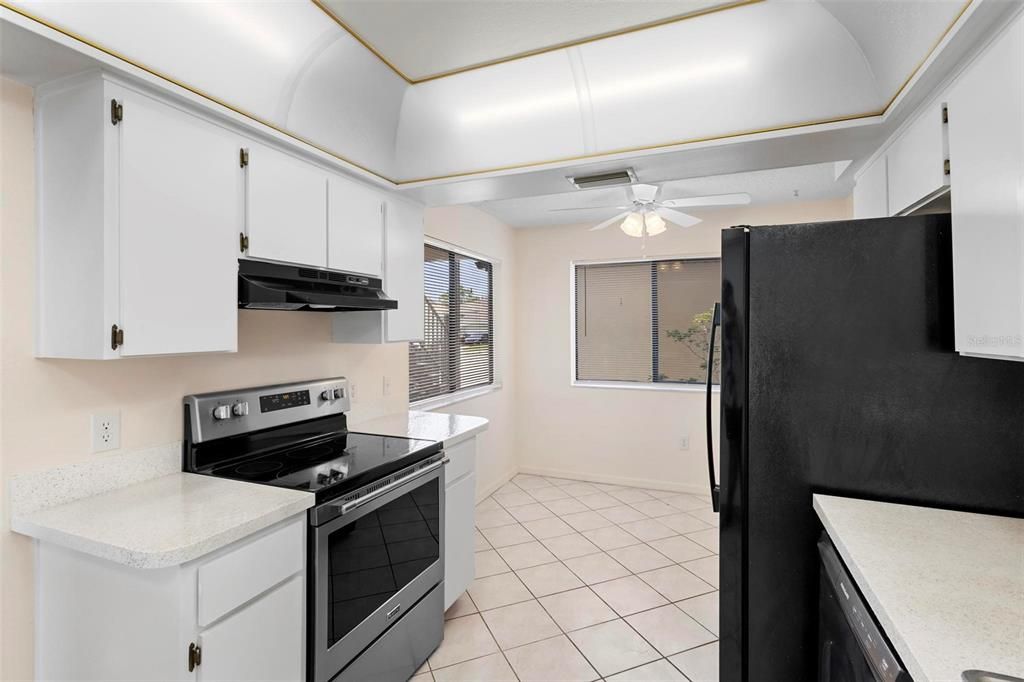 Active With Contract: $214,500 (2 beds, 2 baths, 1476 Square Feet)