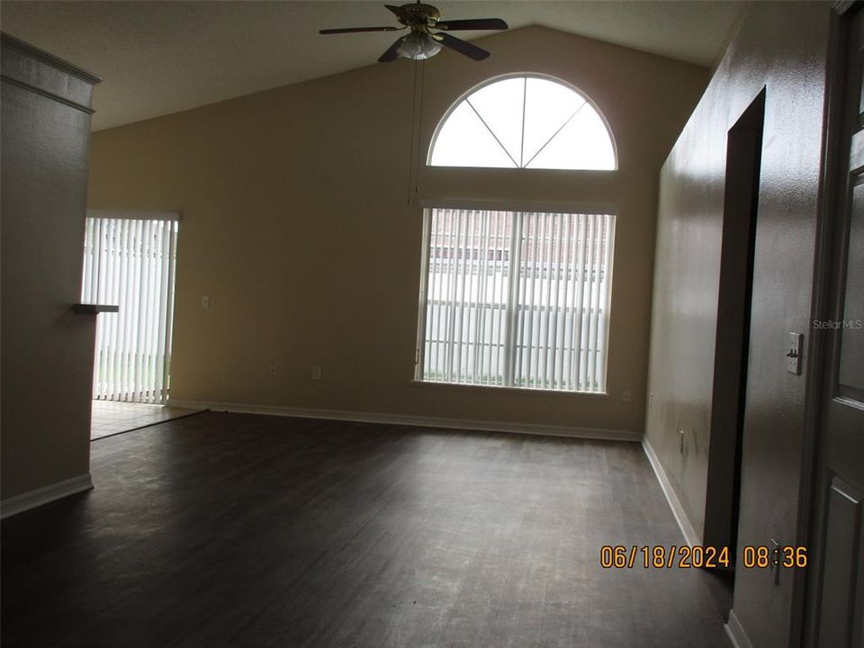 For Rent: $2,300 (3 beds, 2 baths, 1819 Square Feet)