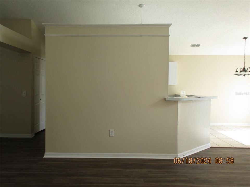 For Rent: $2,300 (3 beds, 2 baths, 1819 Square Feet)