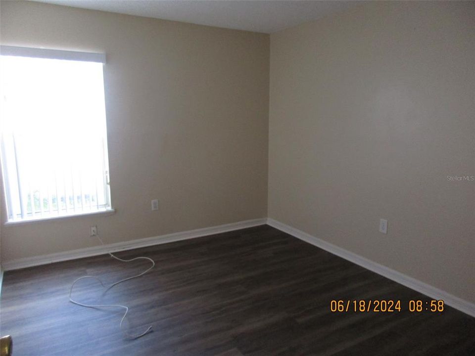 For Rent: $2,300 (3 beds, 2 baths, 1819 Square Feet)