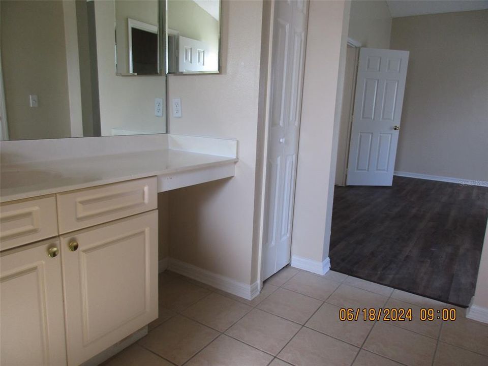 For Rent: $2,300 (3 beds, 2 baths, 1819 Square Feet)