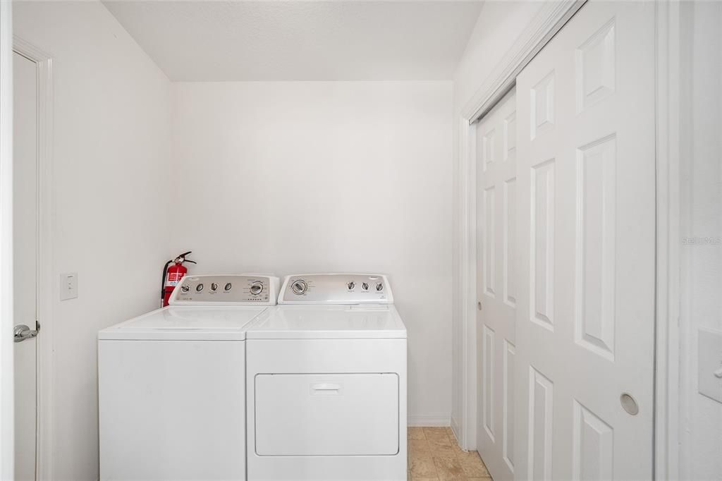 For Sale: $299,900 (2 beds, 2 baths, 1188 Square Feet)