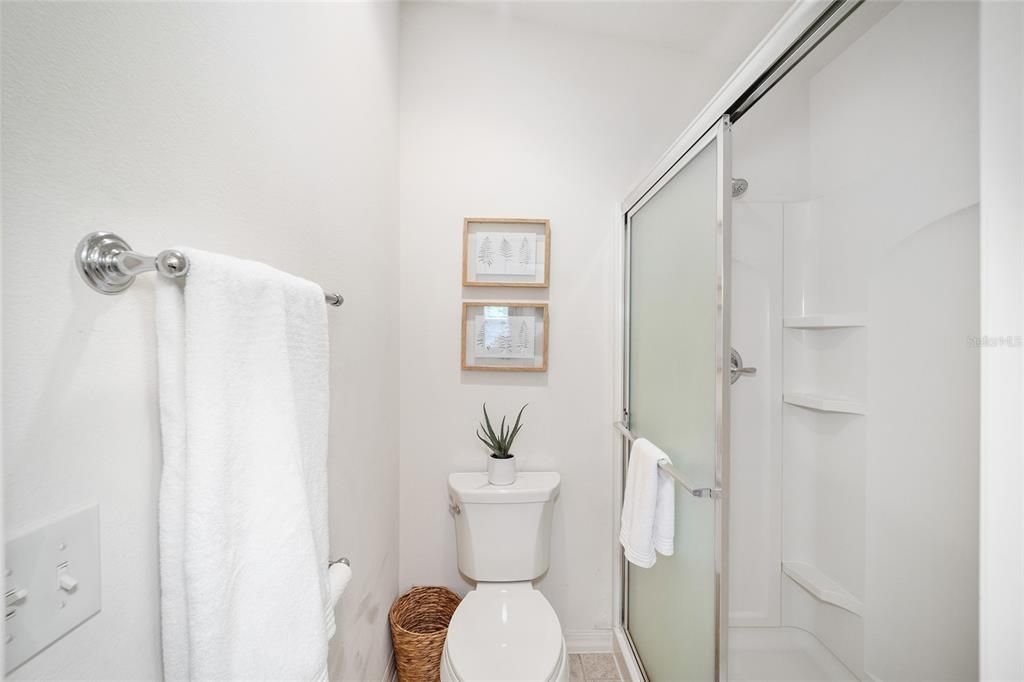 For Sale: $299,900 (2 beds, 2 baths, 1188 Square Feet)