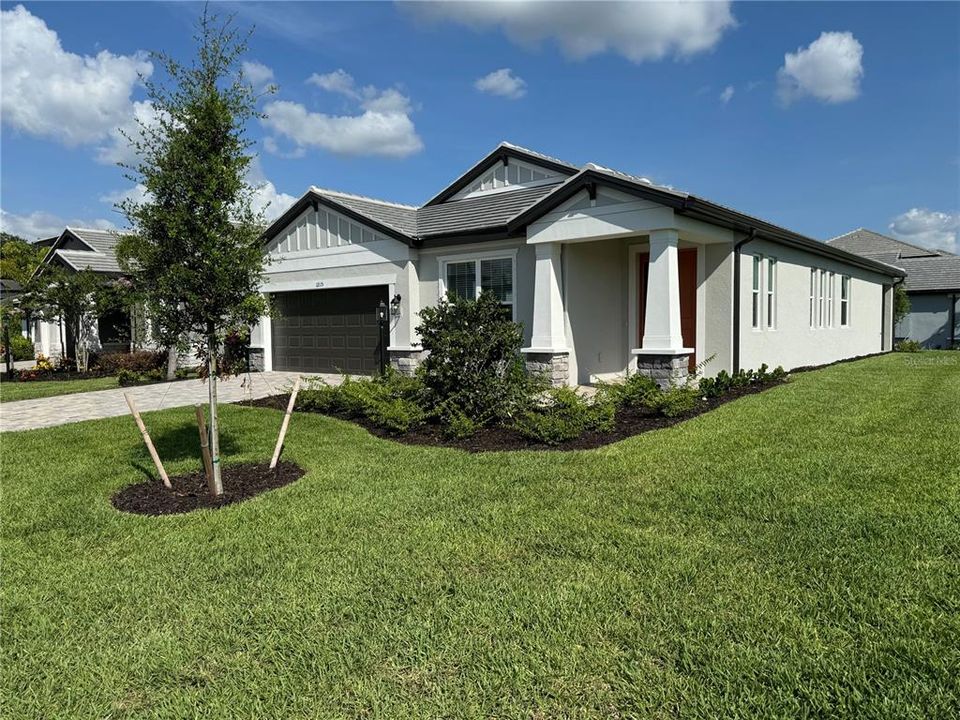 For Sale: $459,999 (4 beds, 2 baths, 2136 Square Feet)