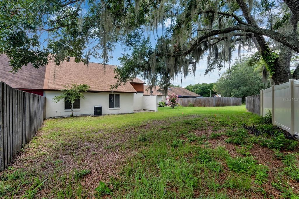 Active With Contract: $274,500 (3 beds, 2 baths, 1587 Square Feet)