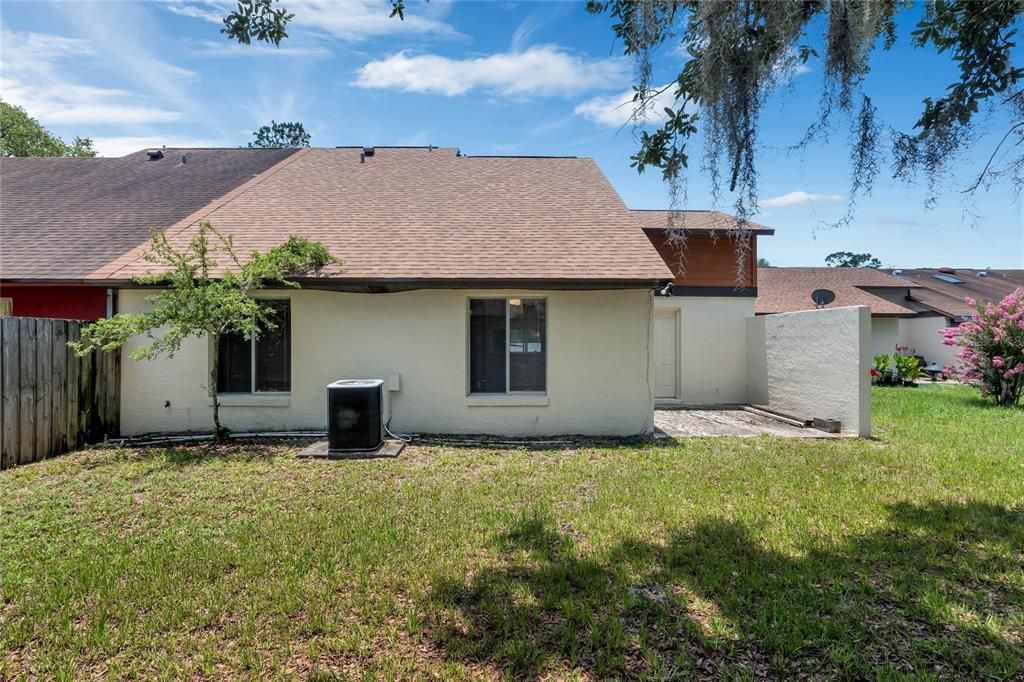 Active With Contract: $274,500 (3 beds, 2 baths, 1587 Square Feet)