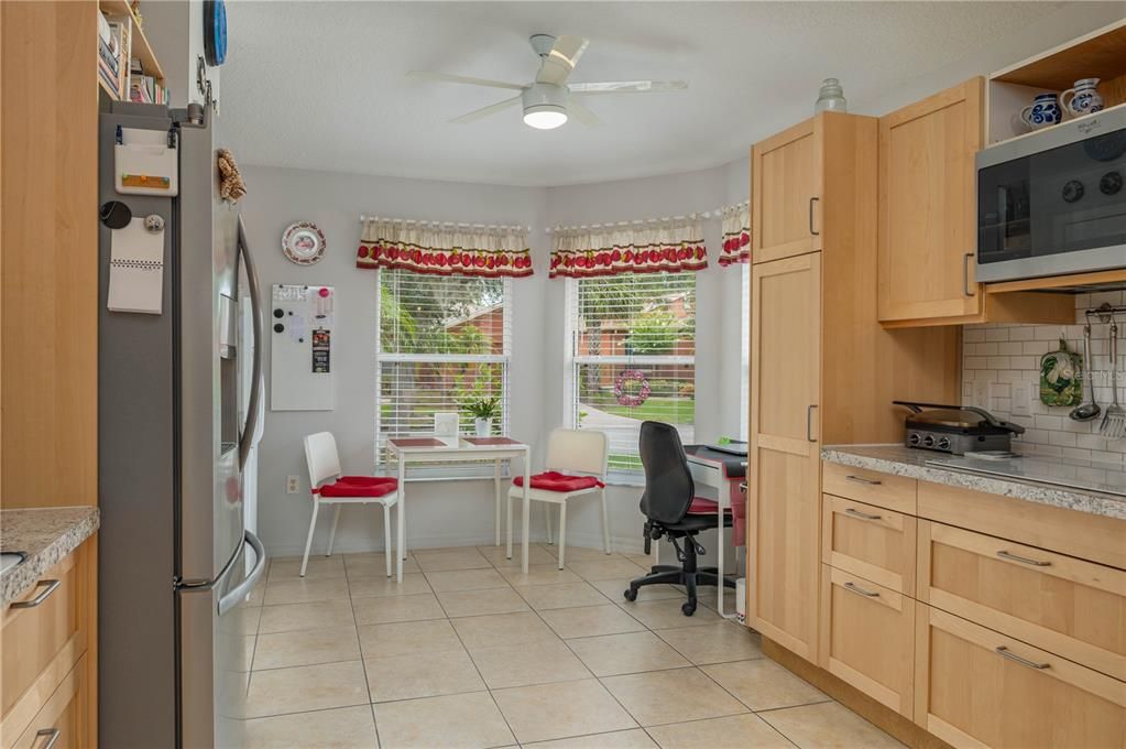 For Sale: $259,999 (2 beds, 2 baths, 1387 Square Feet)