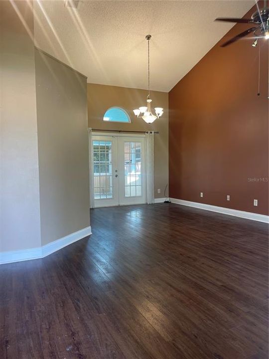 For Rent: $2,800 (3 beds, 2 baths, 1650 Square Feet)