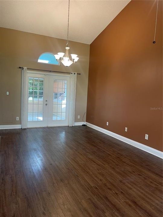 For Rent: $2,800 (3 beds, 2 baths, 1650 Square Feet)