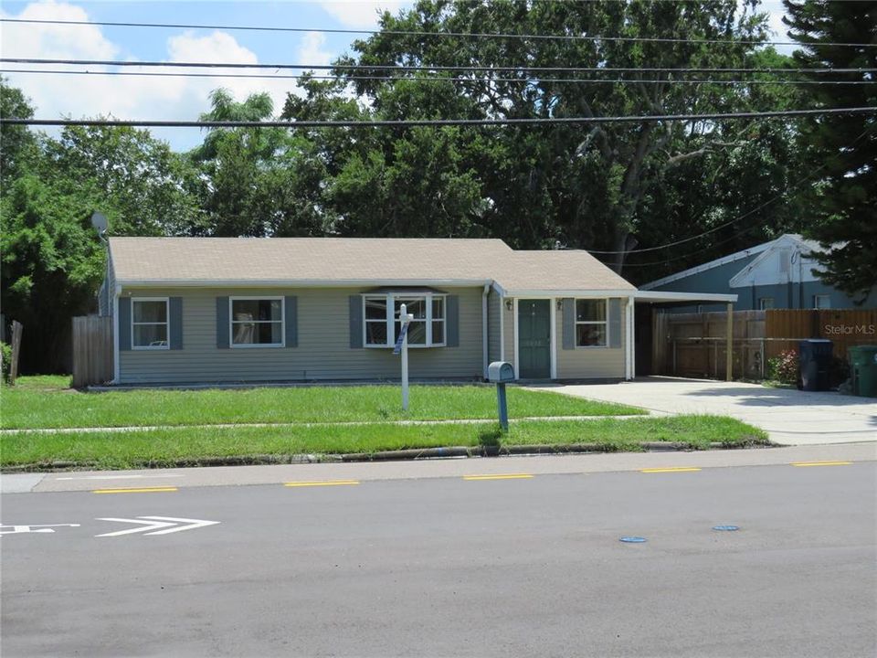 Active With Contract: $449,900 (3 beds, 2 baths, 1435 Square Feet)