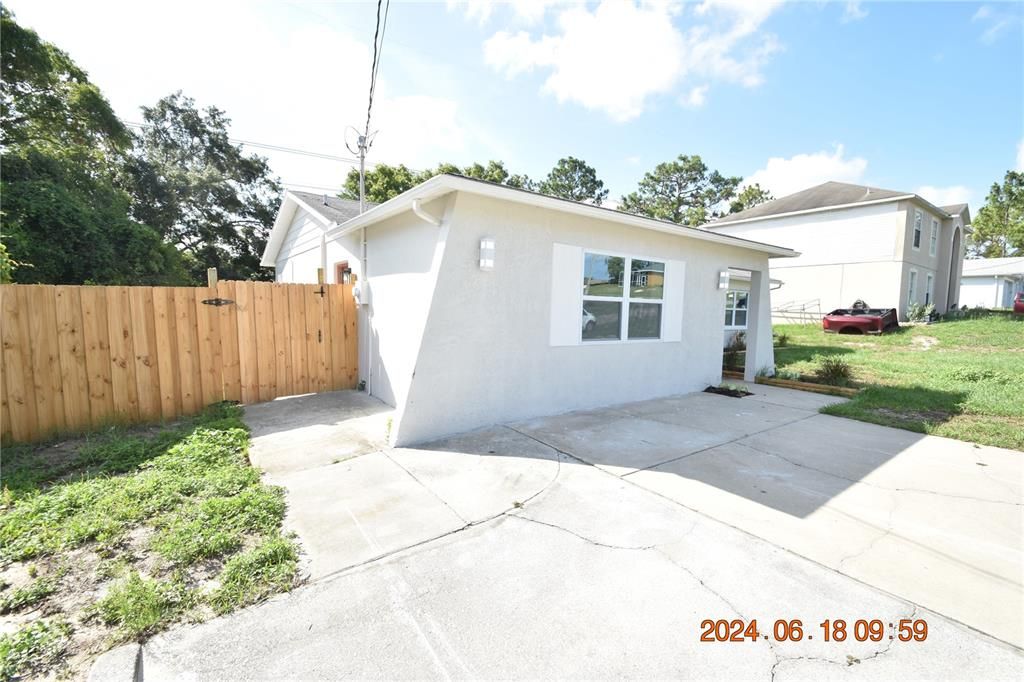 For Rent: $1,995 (3 beds, 2 baths, 1088 Square Feet)