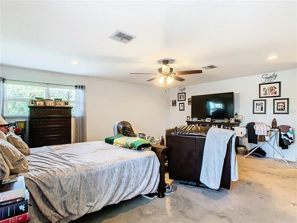 Upstairs Bonus Room with bathroom