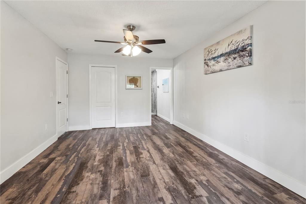 Recently Sold: $280,000 (2 beds, 2 baths, 1446 Square Feet)