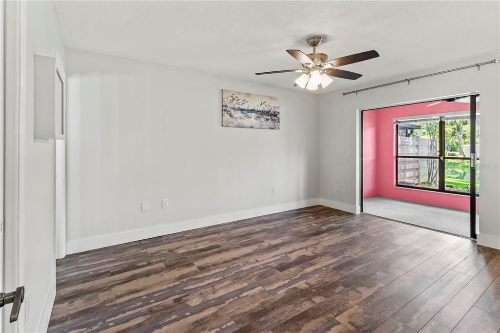 Recently Sold: $280,000 (2 beds, 2 baths, 1446 Square Feet)