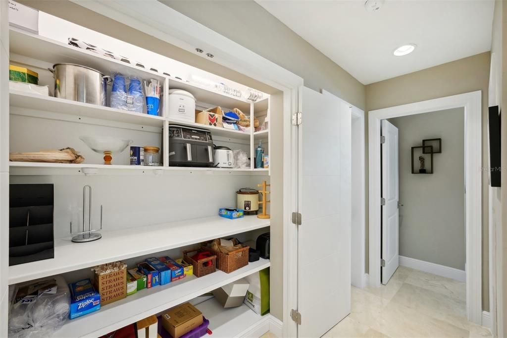 CUSTOM KITCHEN PANTRY CLOSET