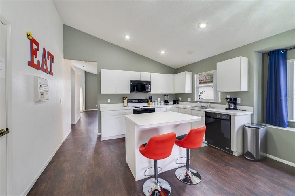 Kitchen with breakfast bar