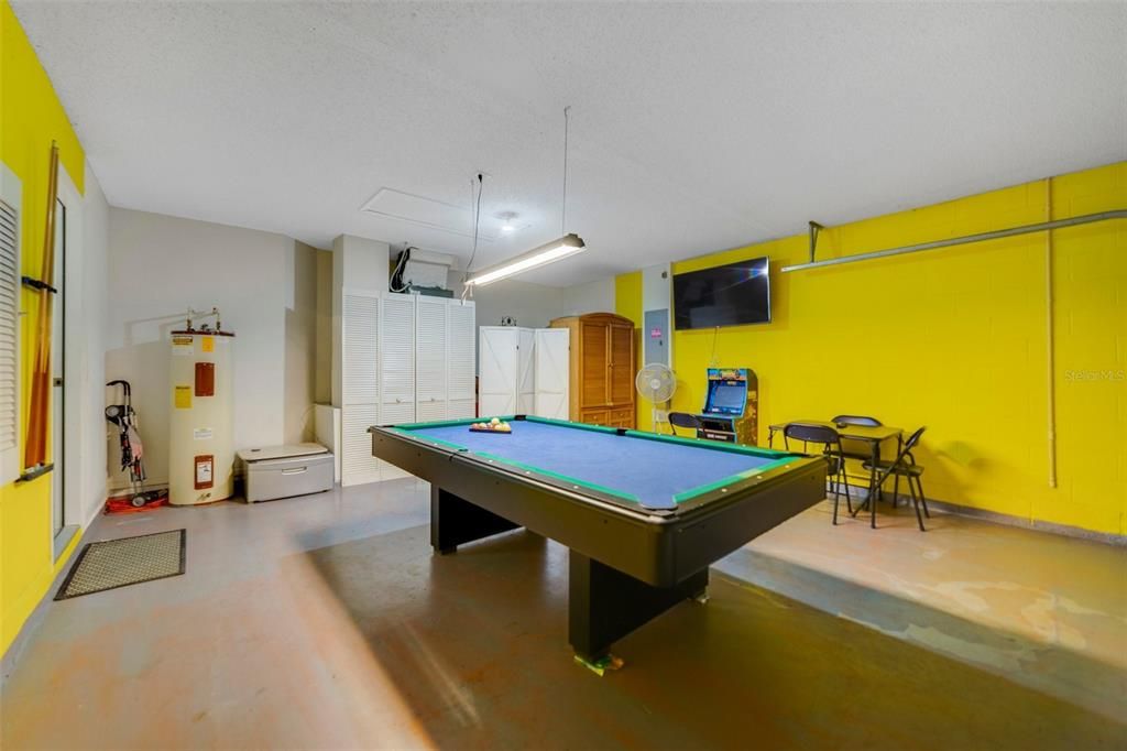 Garage game room