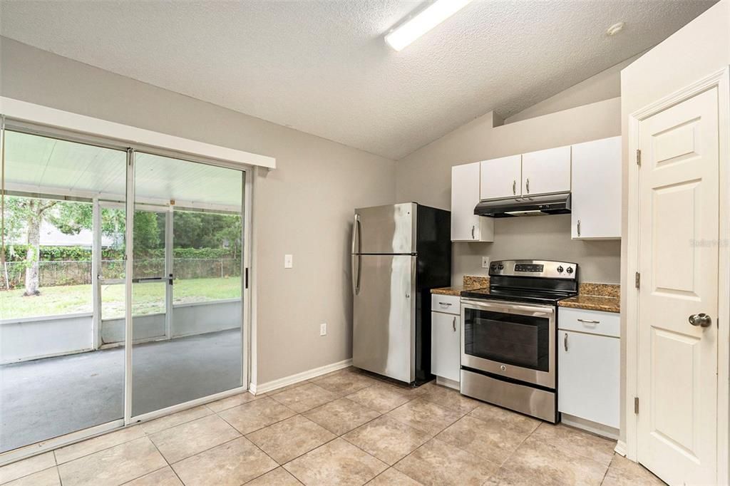 For Sale: $289,900 (3 beds, 2 baths, 1330 Square Feet)