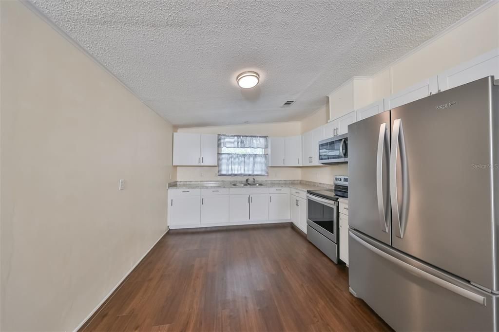 For Sale: $150,000 (2 beds, 2 baths, 1296 Square Feet)