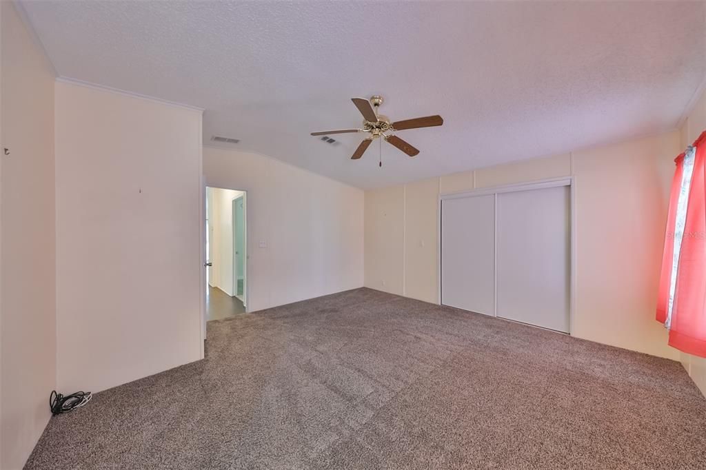 For Sale: $150,000 (2 beds, 2 baths, 1296 Square Feet)