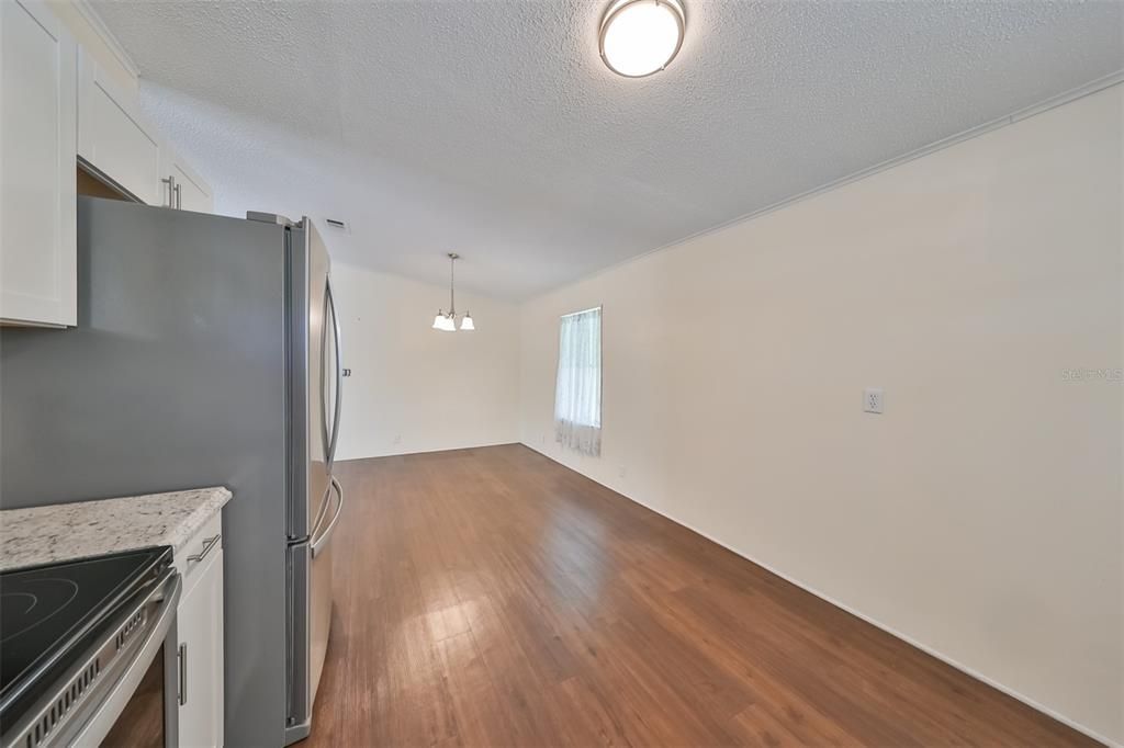 For Sale: $150,000 (2 beds, 2 baths, 1296 Square Feet)